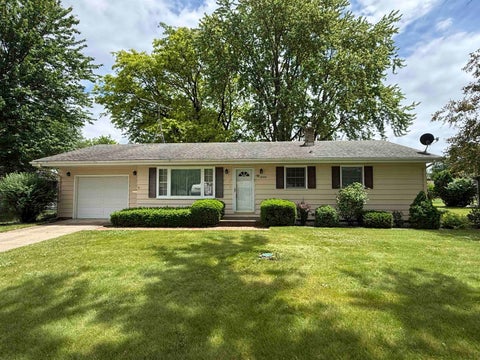 Photo of 1040 N Sumac Drive, Janesville, WI 53545 (MLS # 2025601)