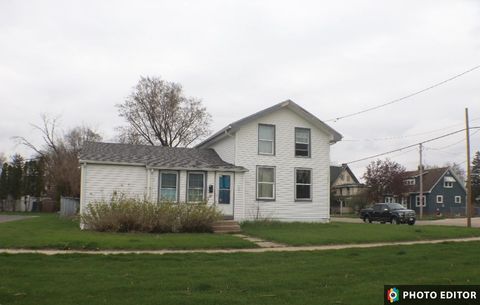 221 Center Avenue, Janesville, WI 53548 - #: 1999493