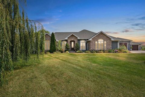 Photo of 1679 Marian Court, Mineral Point, WI 53565 (MLS # 2020120)
