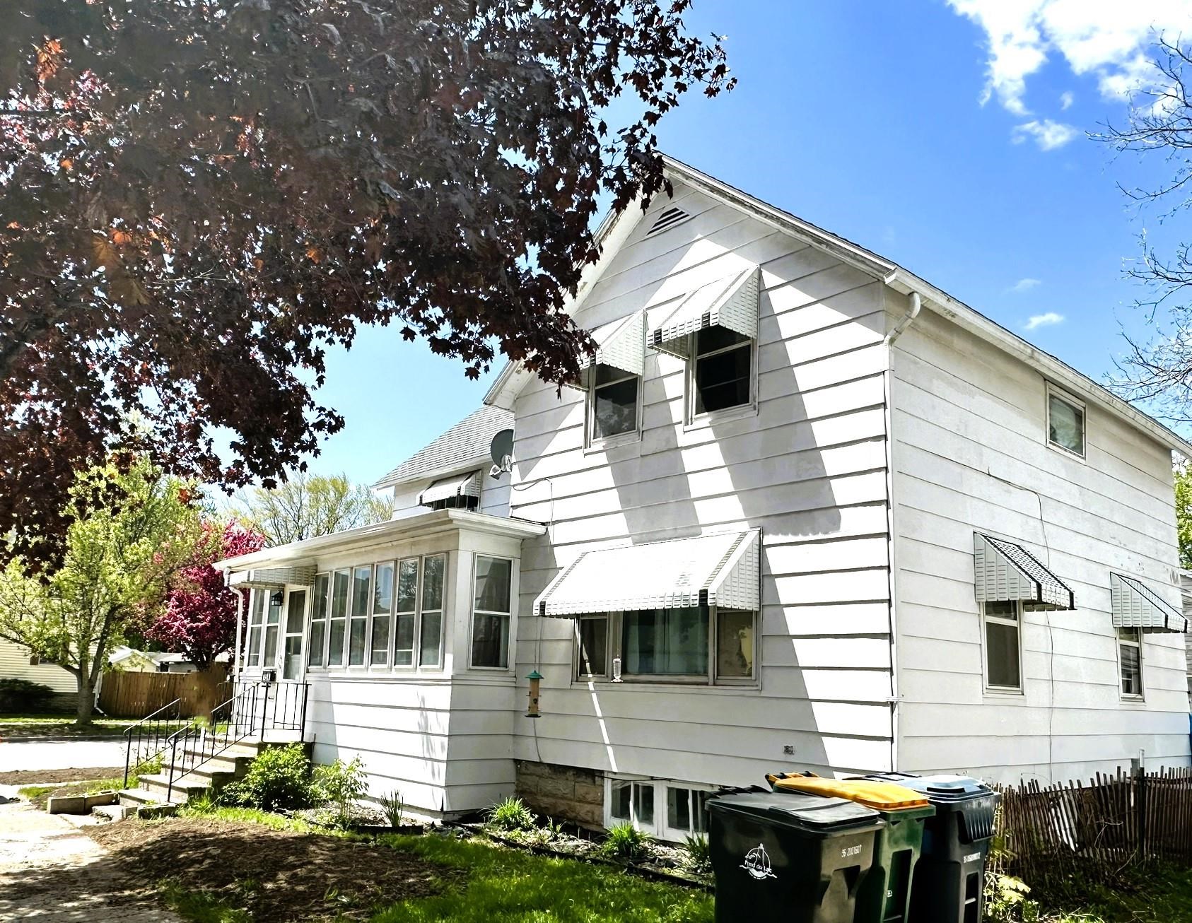 Photo 1 of 21 — 154 N LINCOLN Avenue, Fond Du Lac, WI 54935