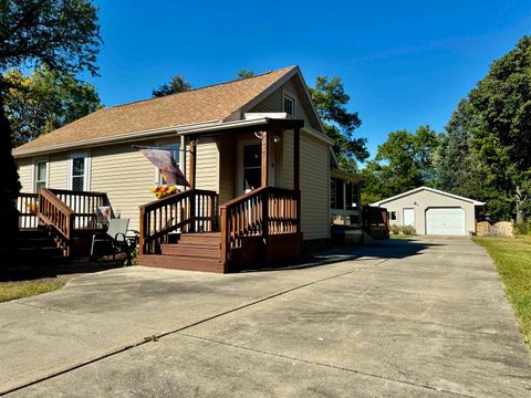 Photo of 737 E Briar Lane, Beloit, WI 53511 (MLS # 2010436)