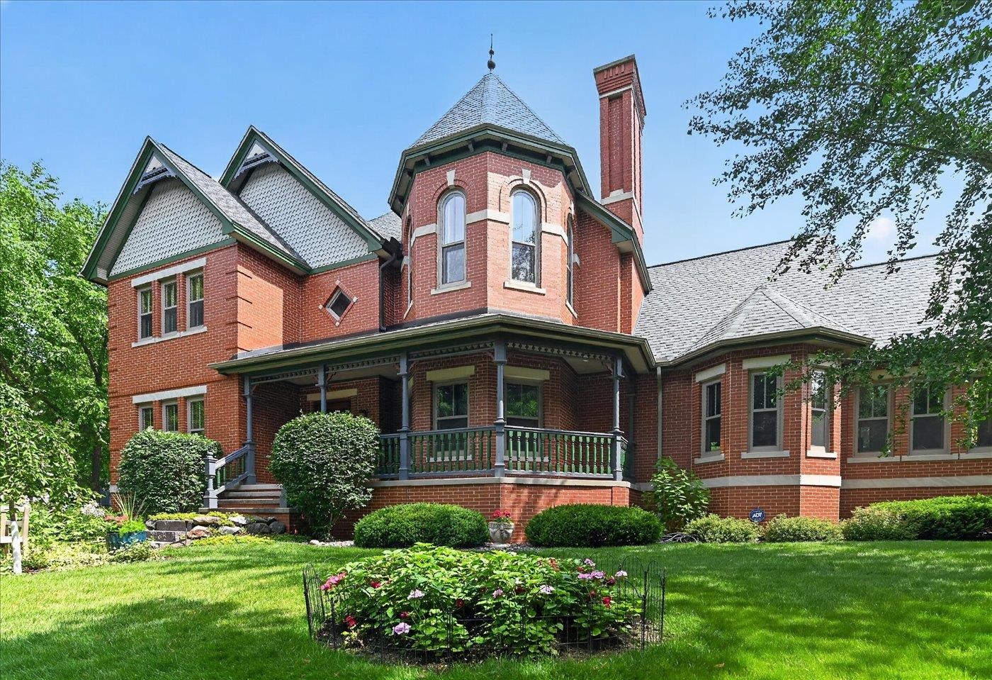 6 Pebble Beach Circle