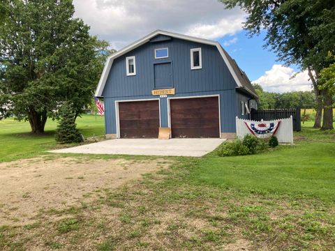 Photo of 435 S Main Street, Fall River, WI 53932 (MLS # 2016468)