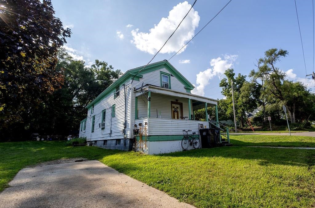 788745373 Real Estate Search