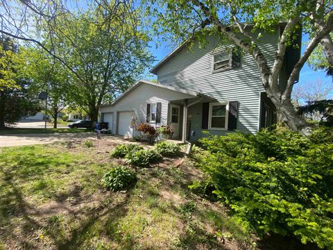 Photo of 400 Linda Road, Mount Horeb, WI 53572 (MLS # 2023636)