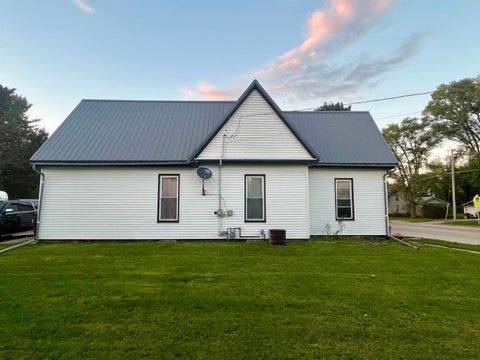 Photo of 1308 Elm Street, Boscobel, WI 53805 (MLS # 2034289)
