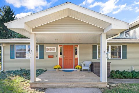 Photo of 507 W Fountain Street, Dodgeville, WI 53533 (MLS # 2009817)