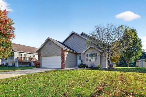 Photo of 317 Santa Maria Drive, Arlington, WI 53911 (MLS # 2035113)
