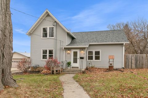 Photo of 610 E Fulton Street, Edgerton, WI 53534 (MLS # 2012744)