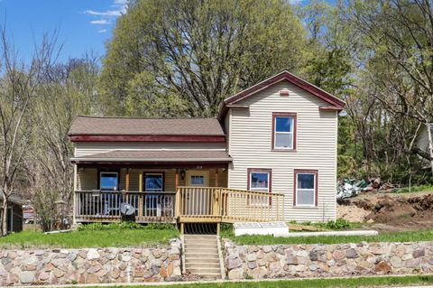 Photo of 312 8th Avenue, Baraboo, WI 53913 (MLS # 2022541)