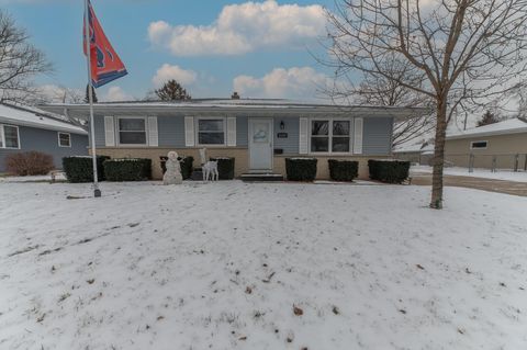 Photo of 2125 S Palm Street, Janesville, WI 53546 (MLS # 2015086)