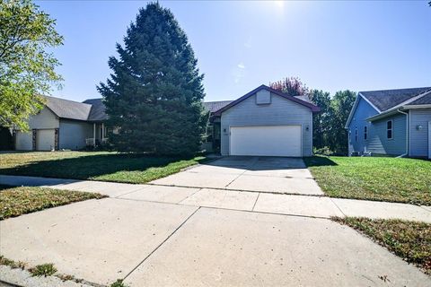 Photo of 6922 Village Park Drive, Madison, WI 53718 (MLS # 2010438)