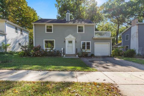 Photo of 4129 Hillcrest Drive, Madison, WI 53705 (MLS # 2010358)