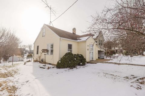 Photo of 327 W Merrimac Street, Dodgeville, WI 53533 (MLS # 2014393)