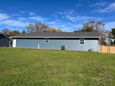 Tiny photo for 2405 Harvard Drive, Janesville, WI 53548 (MLS # 2013073)