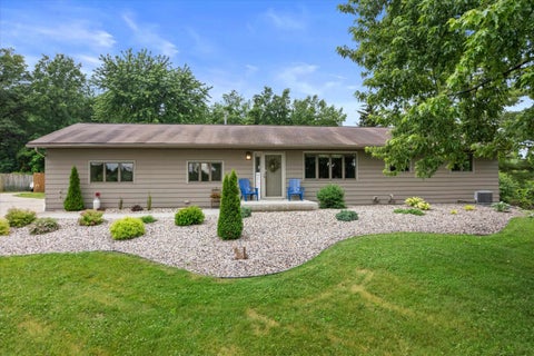Photo of 4591 Kennedy Road, Cottage Grove, WI 53527 (MLS # 2025547)