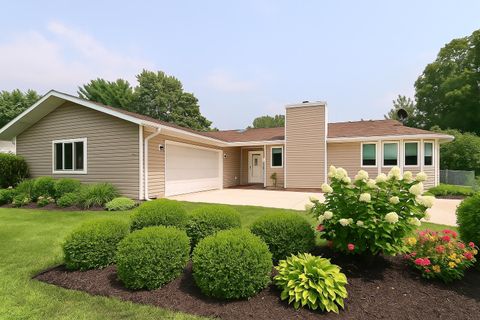 Photo of 2105 Yorkshire Drive, Beloit, WI 53511 (MLS # 2005924)