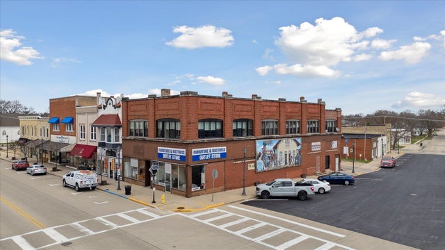1040 1st Center Avenue