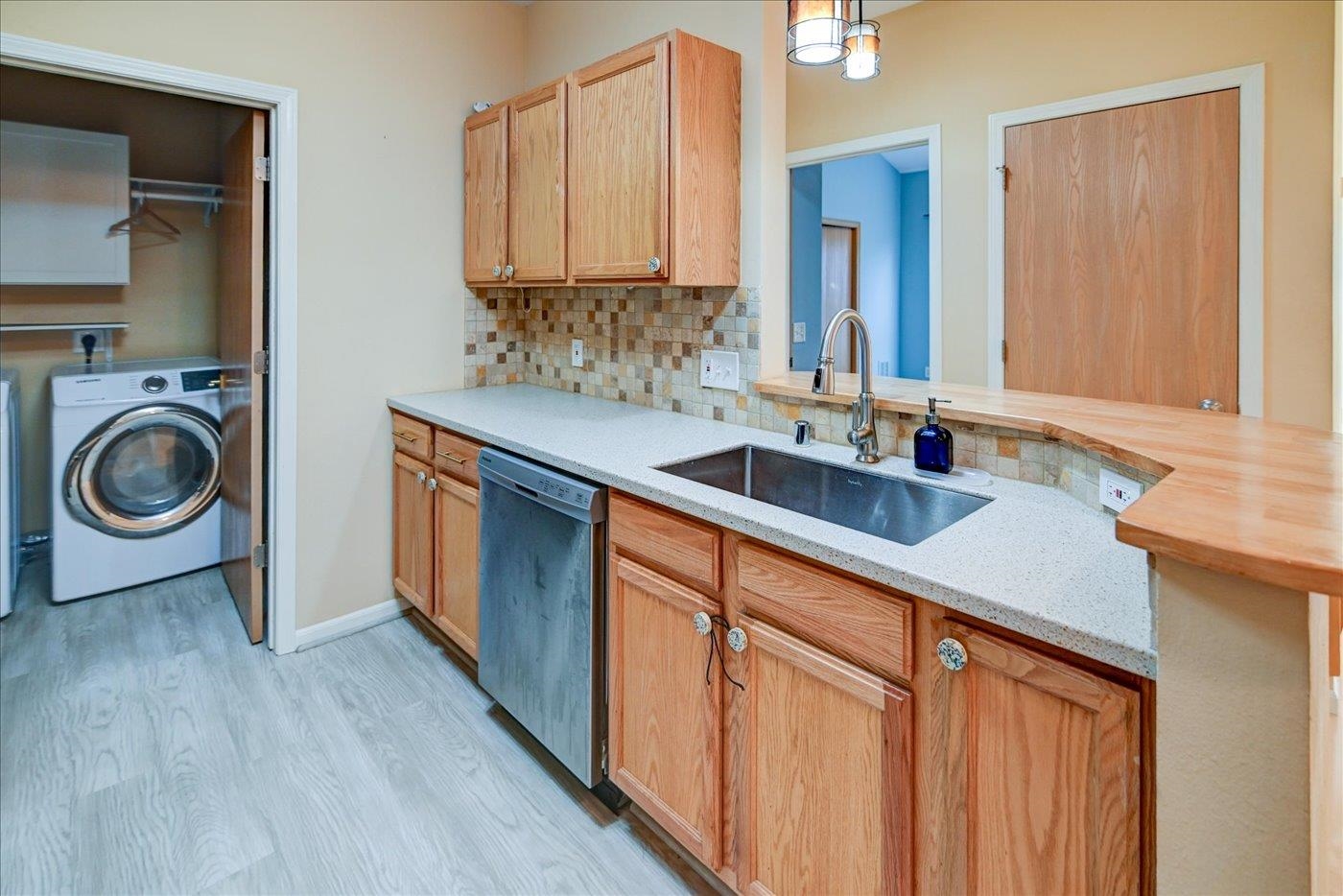 101 Metro Terrace 303