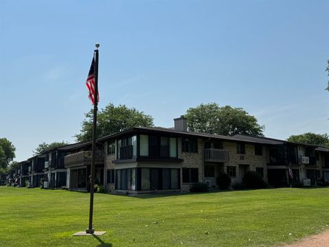 Tiny photo for 280 N Campbell Road C #C, Oshkosh, WI 54902 (MLS # 2005634)