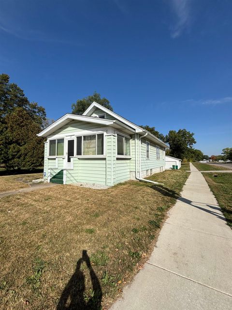 Photo of 871 E Cranston Road, Beloit, WI 53511 (MLS # 2009978)