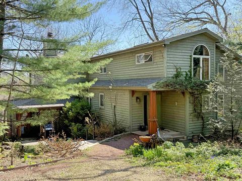 Photo of N5842 Sugar River Parkway, Albany, WI 53502 (MLS # 2021590)