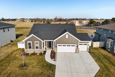 Photo of 2725 Wayfair Street, Fitchburg, WI 53719 (MLS # 2019677)