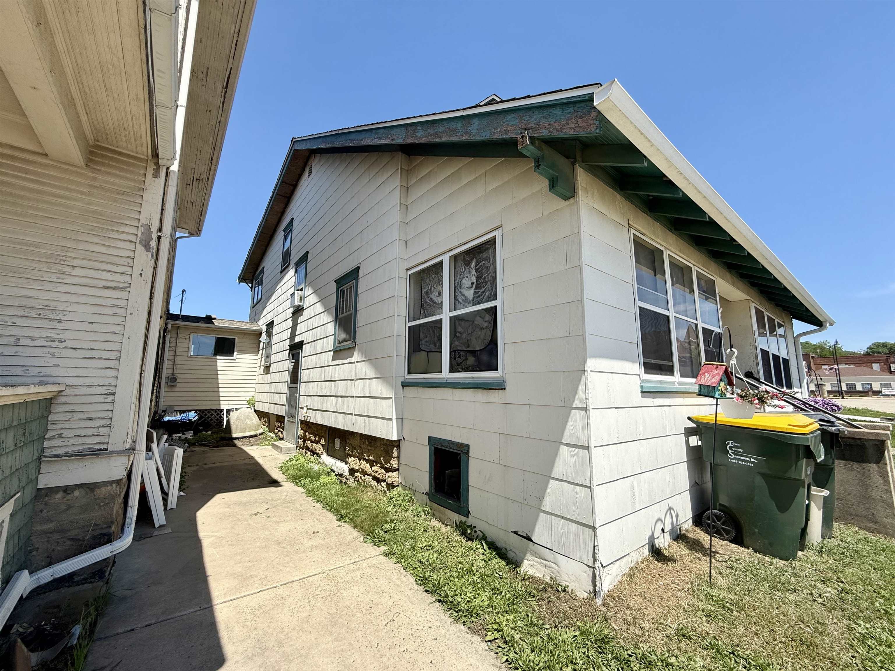 280 W Seminary Street