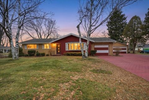 Photo of 5005 Highland Drive, McFarland, WI 53558 (MLS # 2017192)
