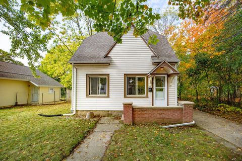 Photo of 917 Thomas Street, Janesville, WI 53545 (MLS # 2010644)