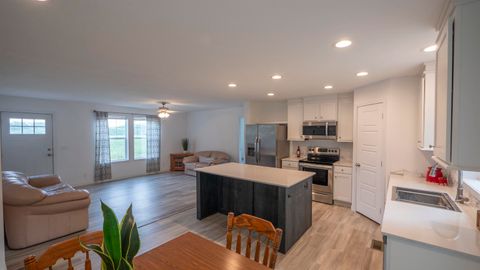 Tiny photo for 626 N SEMROW Road, Coloma, WI 54930 (MLS # NE50313019)