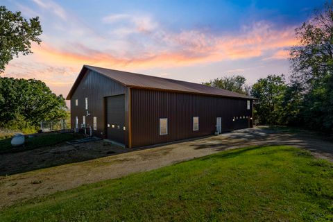 Photo of 3886 US - 61, Potosi, WI 53820 (MLS # 2010307)