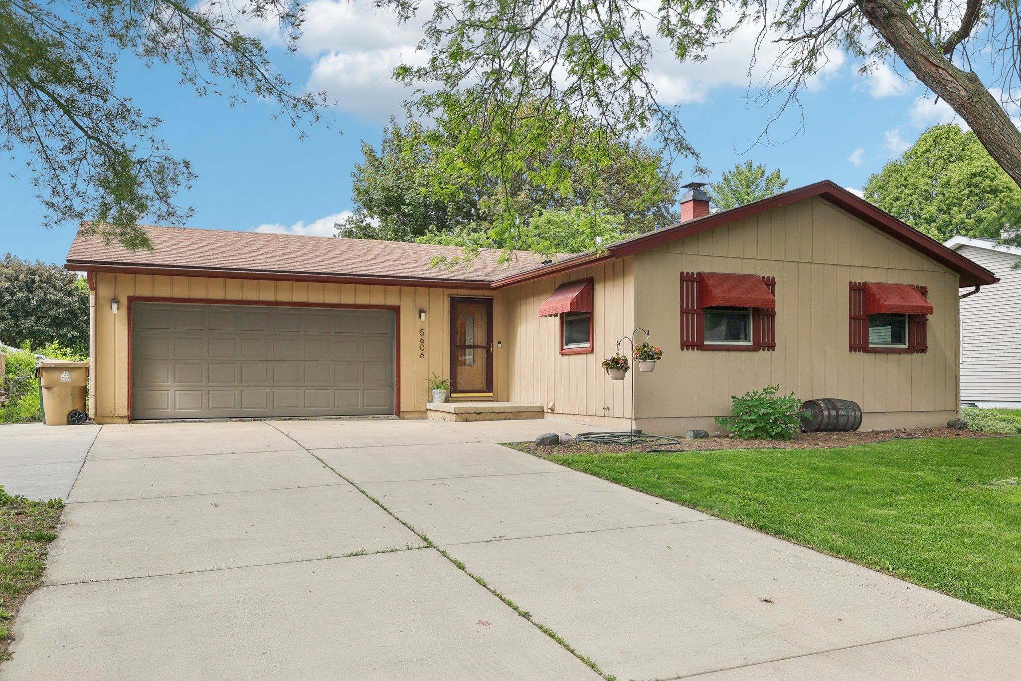 5606 E Buckeye Road