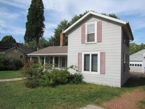 Photo of 1122 Grand Avenue, Janesville, WI 53546 (MLS # 2010337)