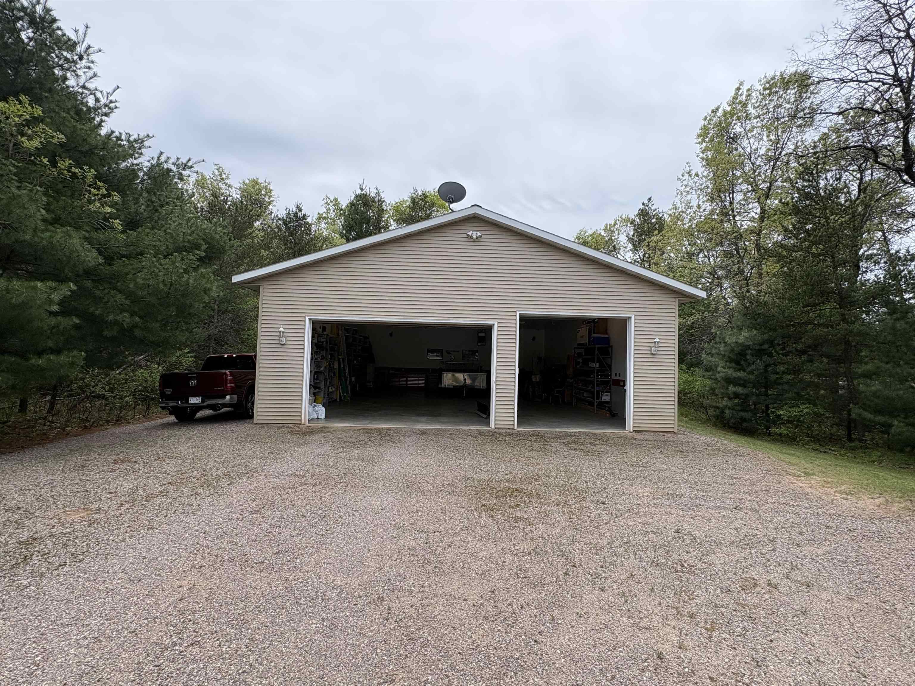 1613 Hornet Trail