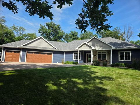 Photo of 763 Coyote Ct Court, Deerfield, WI 53531 (MLS # 2027287)
