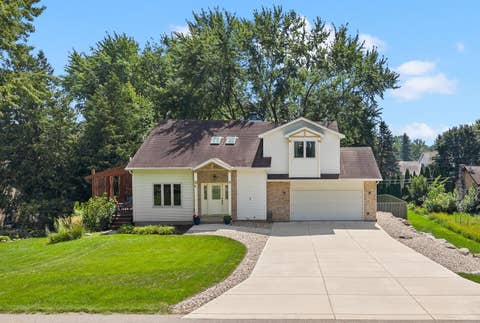 Photo of 5591 Huntingwood Way, Waunakee, WI 53597 (MLS # 2031008)