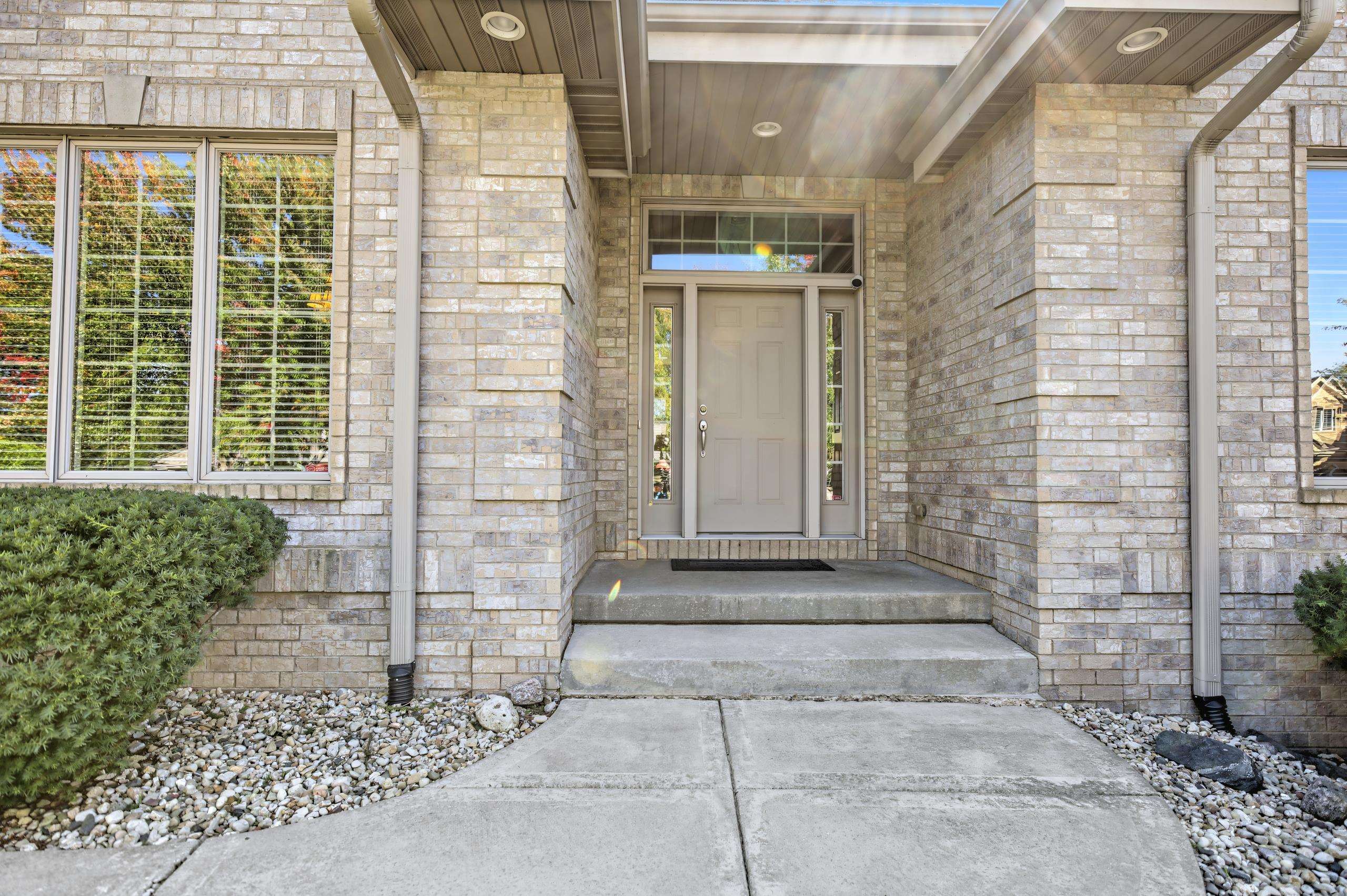 902 Winding Way