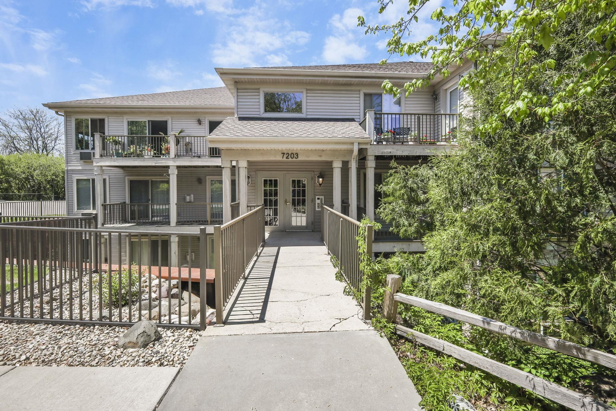 7203 Mid Town Road 304