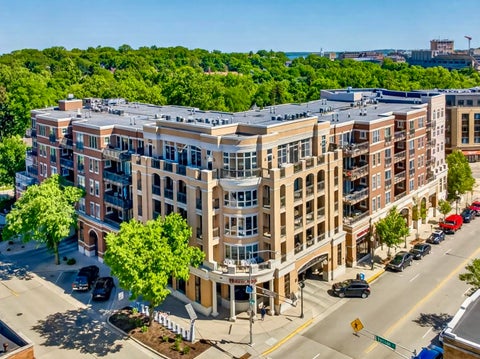 Photo of 1802 Monroe Street 401-02 #401-02, Madison, WI 53711 (MLS # 2025925)