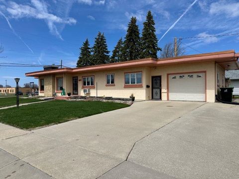 540 W Lincoln Street, Waupun, WI 53963 - #: 1998148