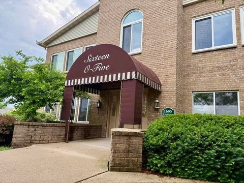 Photo of 1605 Golf Glen G #G, Madison, WI 53704 (MLS # 2024446)