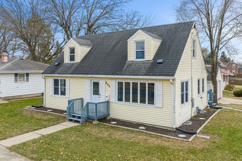 Tiny photo for 904 Seymour Street, Reedsburg, WI 53959 (MLS # 2012925)