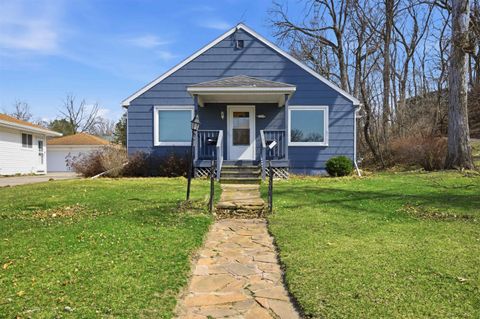 Photo of 504 N Webb Avenue, Reedsburg, WI 53959 (MLS # 2019204)