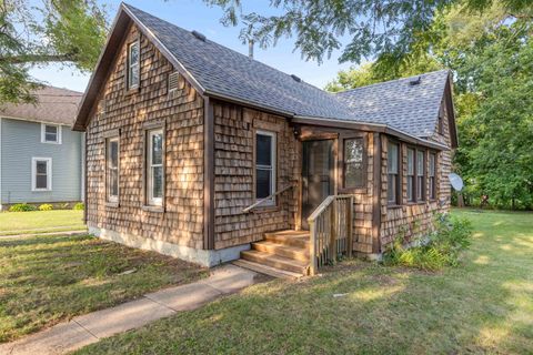 Photo of 1015 Bluff Street, Beloit, WI 53511 (MLS # 2006282)