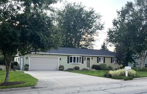 Photo of 113 N 5th Street, Evansville, WI 53536 (MLS # 2025980)