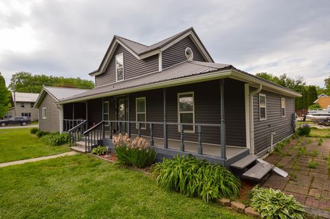 Photo of 301 Superior Street, Boscobel, WI 53805 (MLS # 2023969)