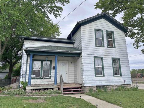 Photo of 102 Union Street, Janesville, WI 53548 (MLS # 2024071)