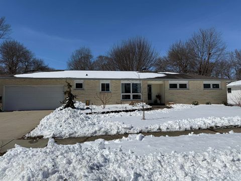 Photo of 1121 Erie Drive, Janesville, WI 53545 (MLS # 2018778)