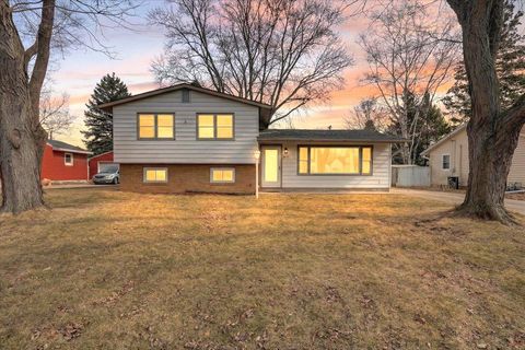 Photo of 2433 Butlin Drive, Beloit, WI 53511 (MLS # 2017890)